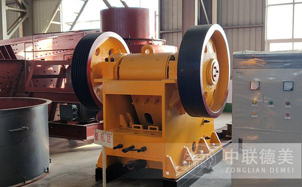 輝綠巖制砂機？